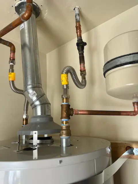 Water heater installation and plumbing repair in Mascoutah